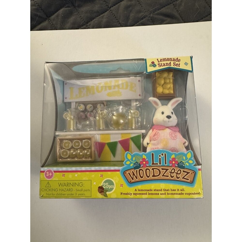 Lil Woodzeez Star Hoppingood Lemonade and Cupcake Stand New B54